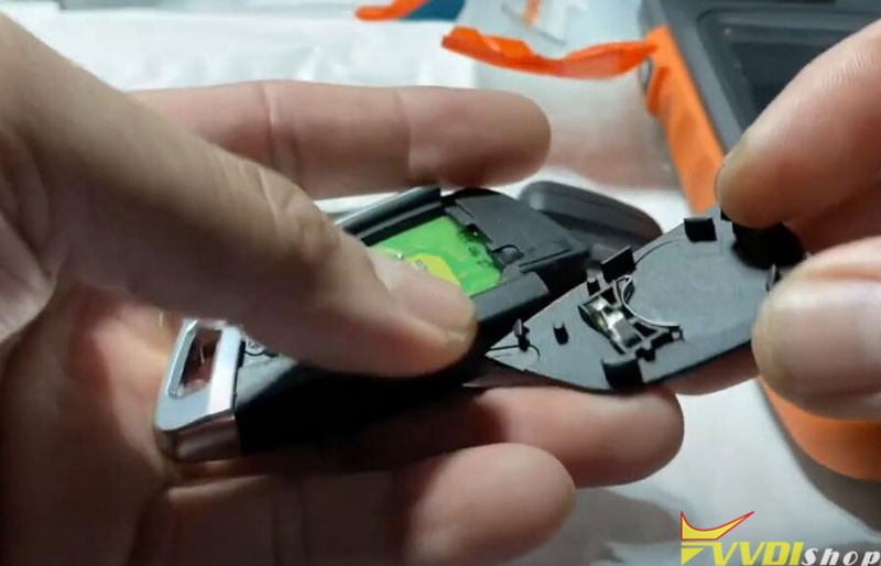 open-xhorse-xskf01en-smart-key-and-install-battery 4